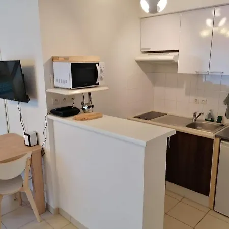 • Superbe 2 A 4 Personnes De 33m² En Rez-de-chaussee • Apartment *