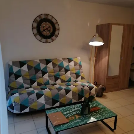 • Superbe 2 A 4 Personnes De 33m² En Rez-de-chaussee • Toulouse