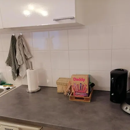 • Superbe 2 à 4 Personnes De 33m² En Rez-de-chaussée • Appartement *